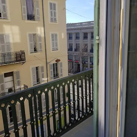 Adonis Lejlighedshotel